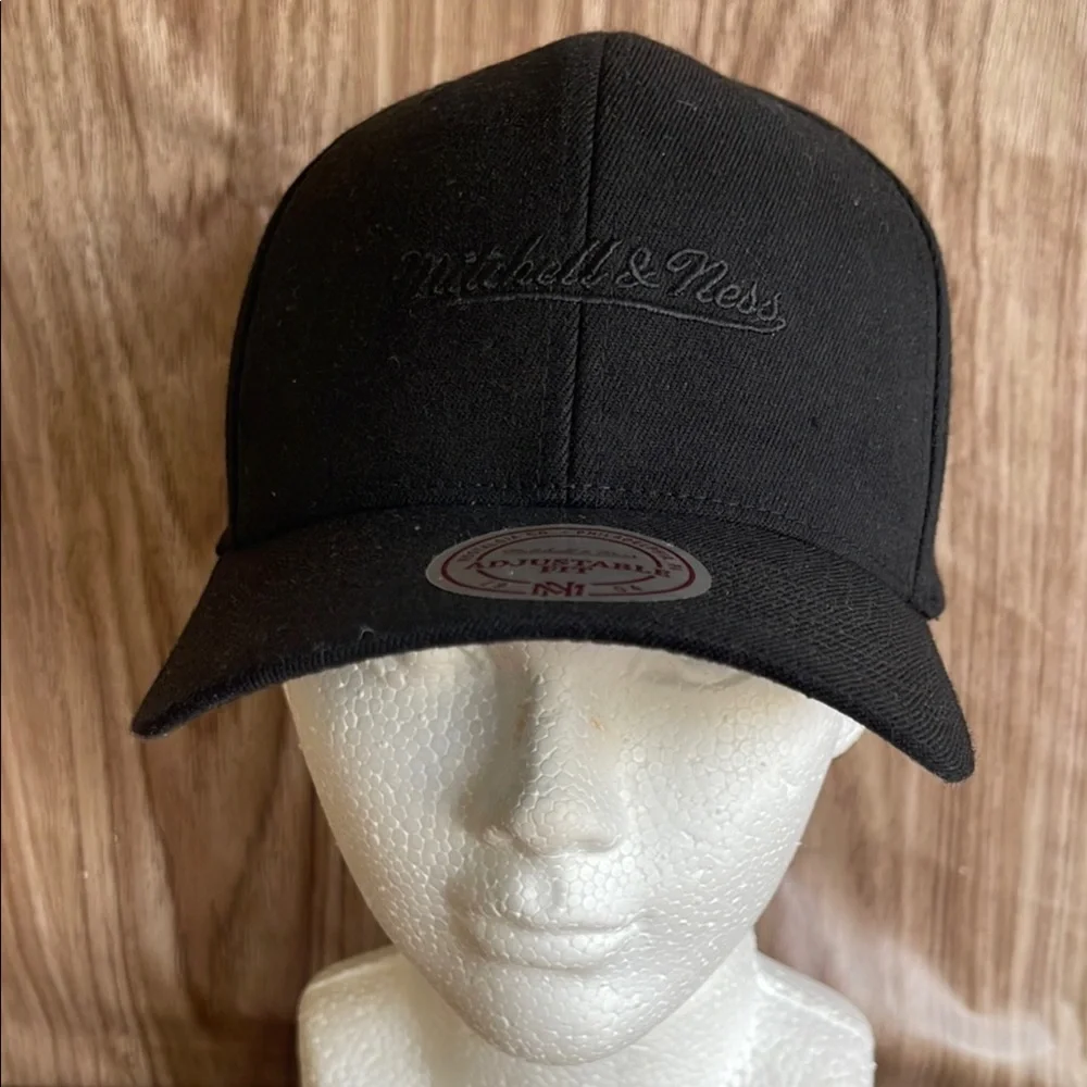 New with tags Mitchell & Ness Black Cap